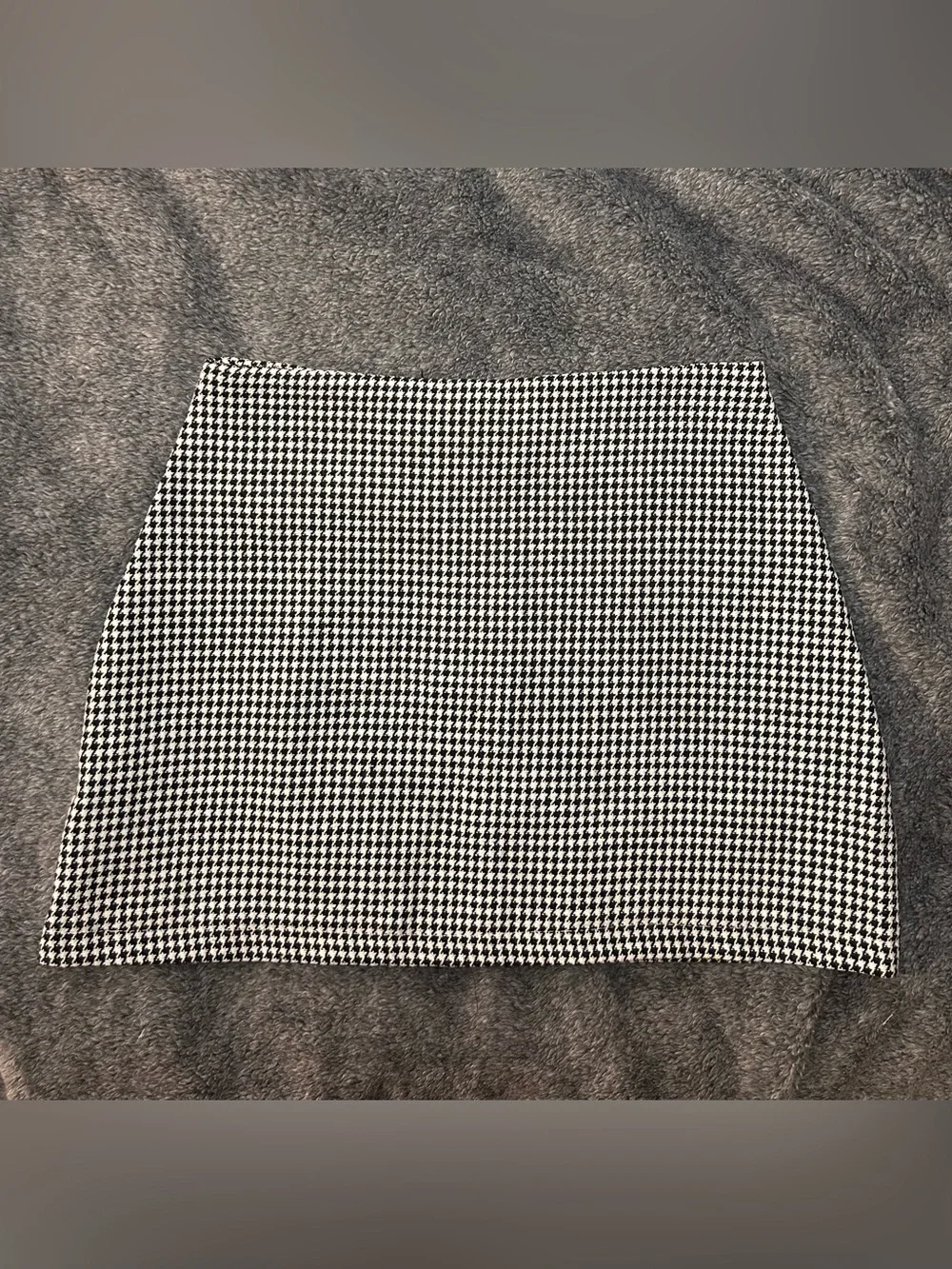 Classic Black and White Houndstooth Mini Skirt